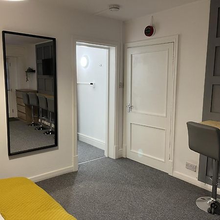 The Cozy Apartment Gloucester Eksteriør bilde